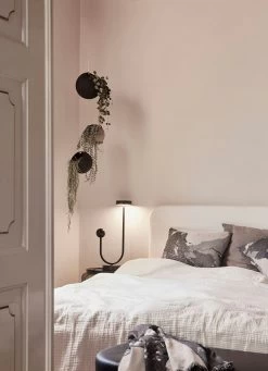 AYTM Globe Hängetopf Ø21x32 Cm, Taupe -Bergs Potter Store aytm globe hanging flowerpot 21x32 cm 10