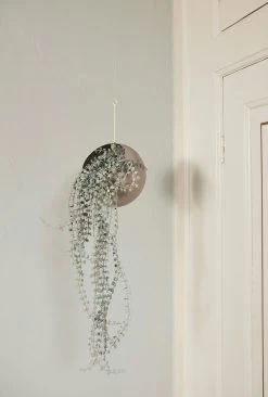 AYTM Globe Hängetopf Ø21x32 Cm, Taupe -Bergs Potter Store aytm globe hanging flowerpot 21x32 cm 9