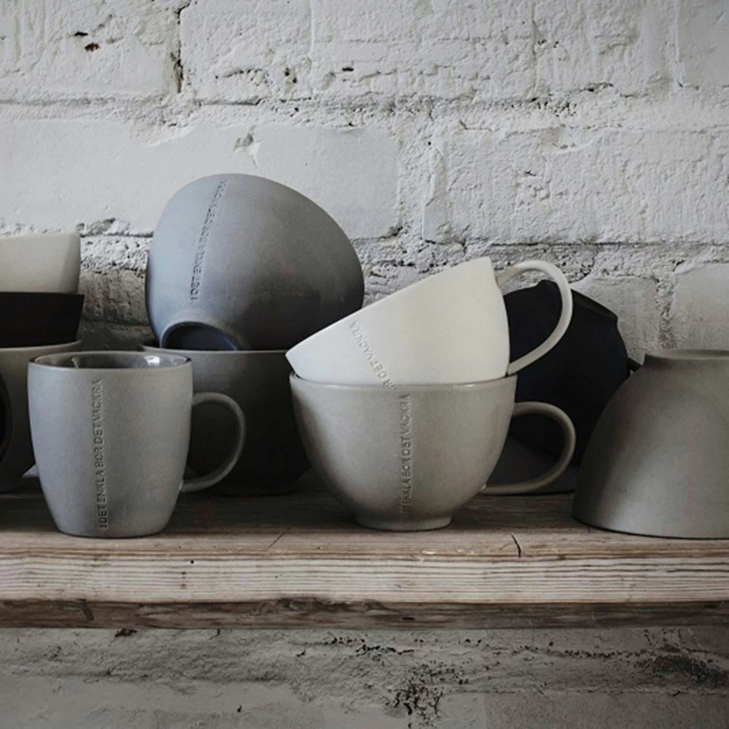 Ernst Zitat Teetasse "I Det Enkla", Hellgrau 4 Ernst Zitat Teetasse "I Det Enkla", Hellgrau – Bild 2