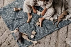 Fauna Forest Gefüllte Decke, 90x120 Cm 10 Fauna Forest Gefüllte Decke, 90x120 Cm -Bergs Potter Store garbo friends fauna forest filled blanket 2