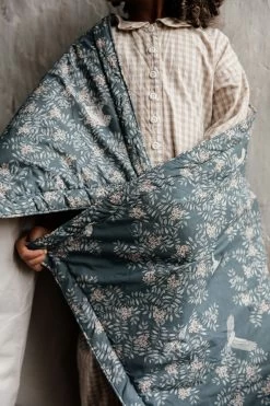 Fauna Forest Gefüllte Decke, 90x120 Cm 12 Fauna Forest Gefüllte Decke, 90x120 Cm -Bergs Potter Store garbo friends fauna forest filled blanket 4