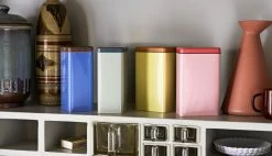 Hay Tin By Sowden Aufbewahrungsdose, Blau/Burgundy -Bergs Potter Store hay tin by sowden aufbewahrungsdose 2 3