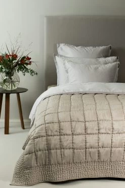 Delia Tagesdecke 160x240 Cm, Cream -Bergs Potter Store himla delia tagesdecke 240x240cm pearl 10