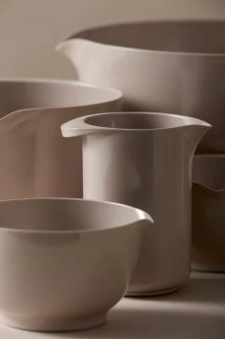 Rosti Margrethe Schüssel Humus, 2 L -Bergs Potter Store rosti margrethebowl 05l humus 2