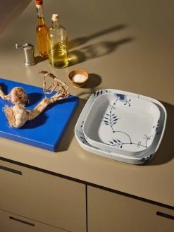 Royal Copenhagen Blue Fluted Mega Ofenform, 30x30 Cm -Bergs Potter Store royal copenhagen blue fluted mega oven form square 30x30cm 5