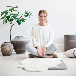 Shepherd Sara Round Wool Pouf 40x40cm, Black 9 Shepherd Sara Round Wool Pouf 40x40cm, Black -Bergs Potter Store shepherd sara round wool pouf 40x40cm black 2