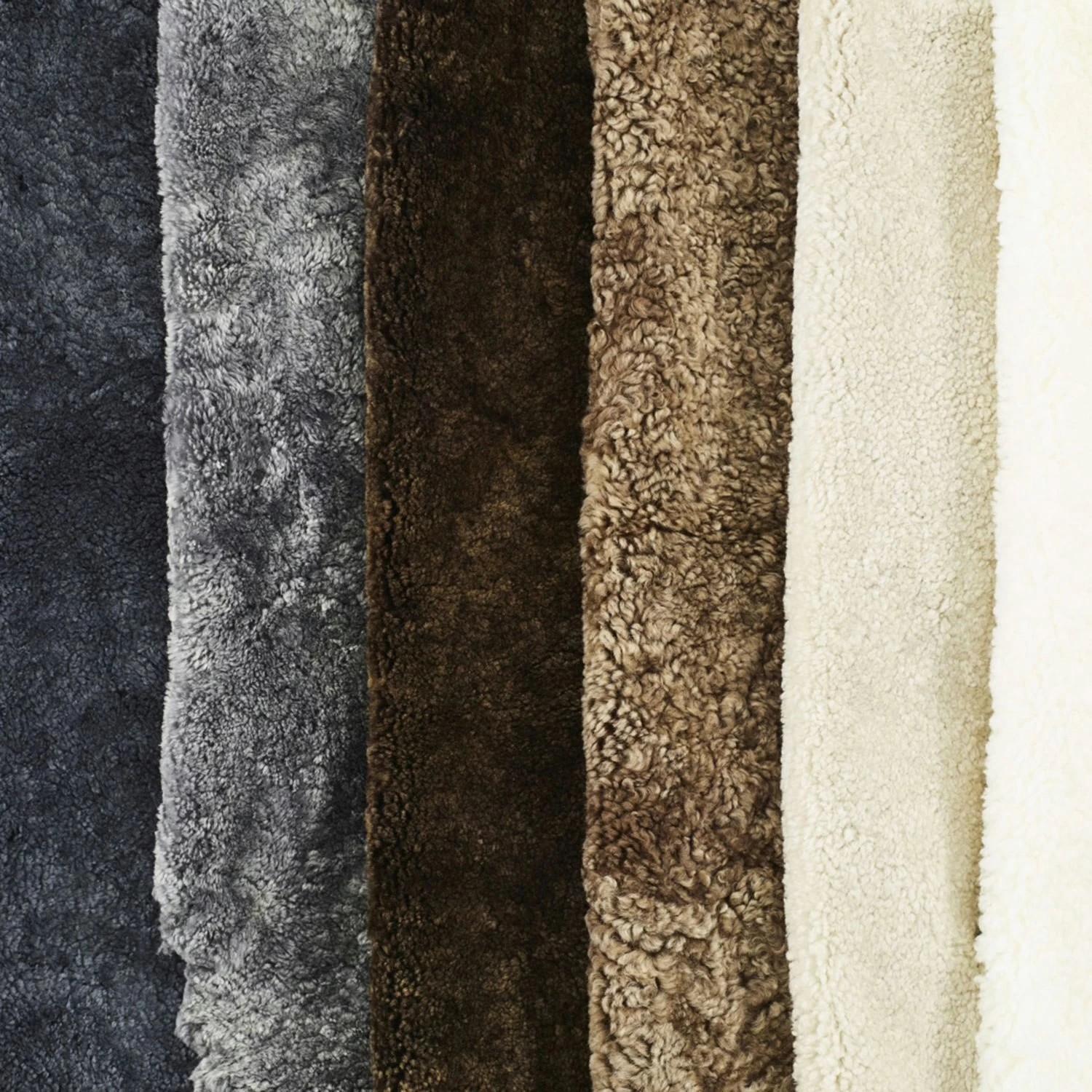 Swedese Lamino Hocker Schafsfell/Eiche, Scandinavian Grey 8 Swedese Lamino Hocker Schafsfell/Eiche, Scandinavian Grey – Bild 6