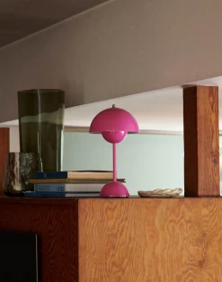 Bergs Potter Store -Bergs Potter Store tradition flowerpot vp9 tischlampe tragbar mit magnetischem ladekabel 3