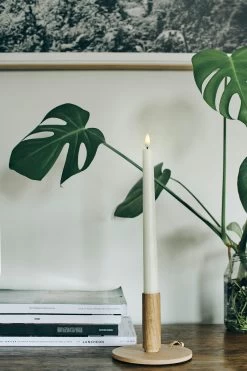 LED Stabkerze Nordic White 2,3x25,5 Cm, 2-er Set -Bergs Potter Store uyuni led stabkerze nordisch wei 23x25 cm 2 er set 3